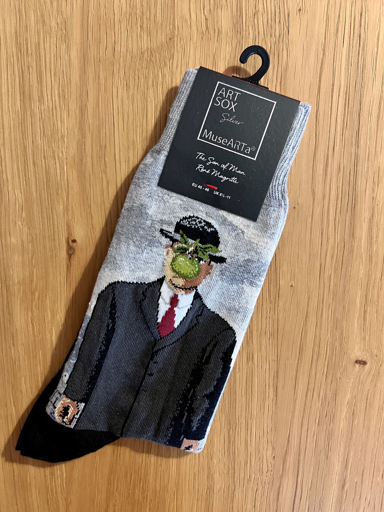 Magritte socks